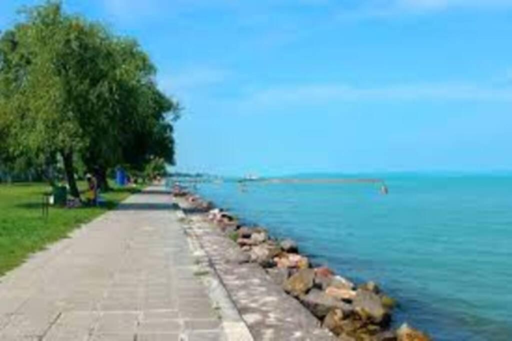 Apartamento Lido di SIÓFOK - ARANYPART - MINDEN 1 PERCRE! Exterior foto